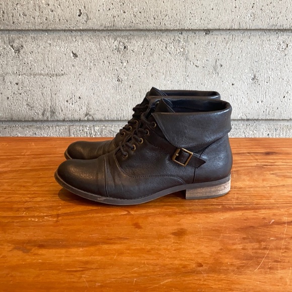 Steve Madden Stinger Fold Over Ankle Black Leather Boots - Picture 3 of 16